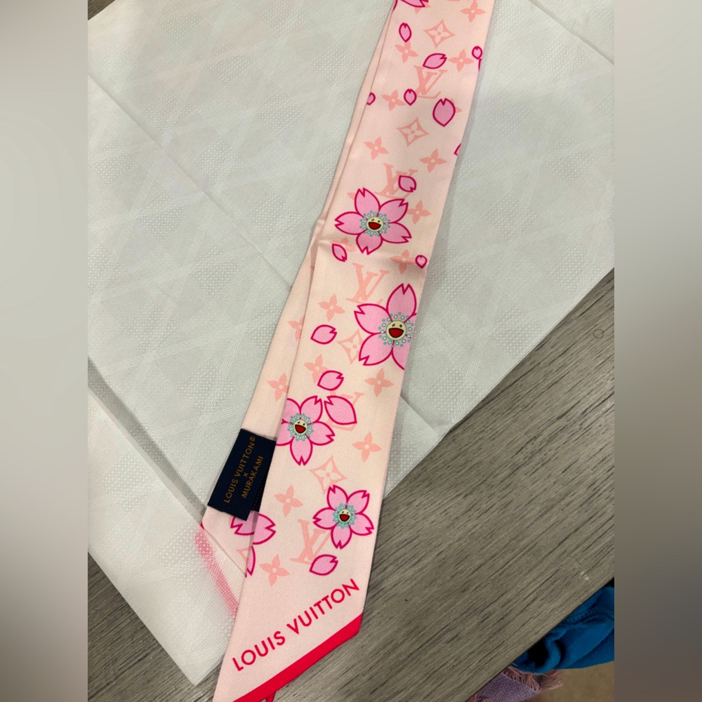 ***SOLD*** Louis Vuitton x Murakami 2025 Cherry Blossom Pink Bandeau Scarf- NIB - Picture 10 of 14